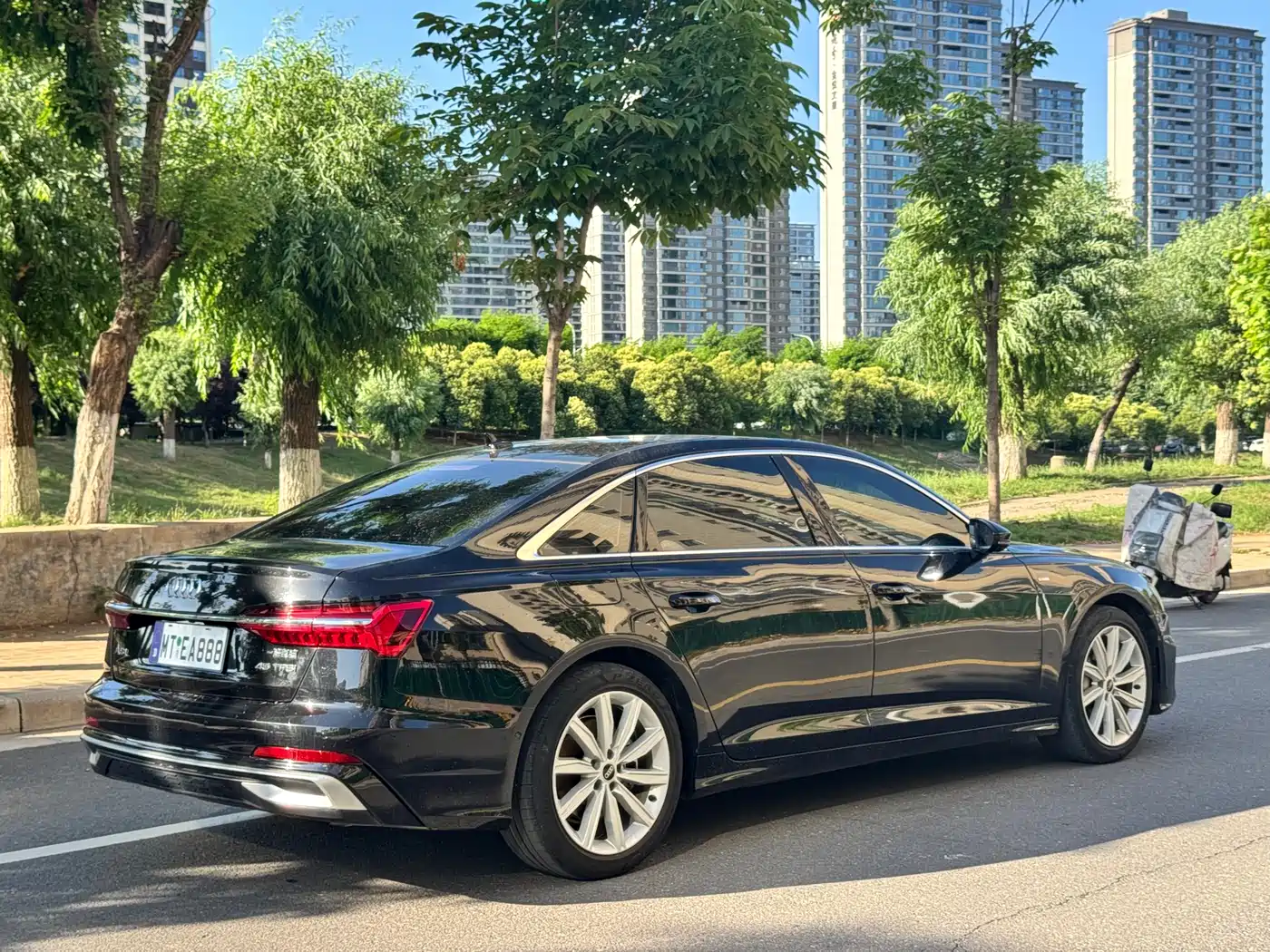 Audi A6L 2023 45 TFSI Premium Selection Elegance фото 7