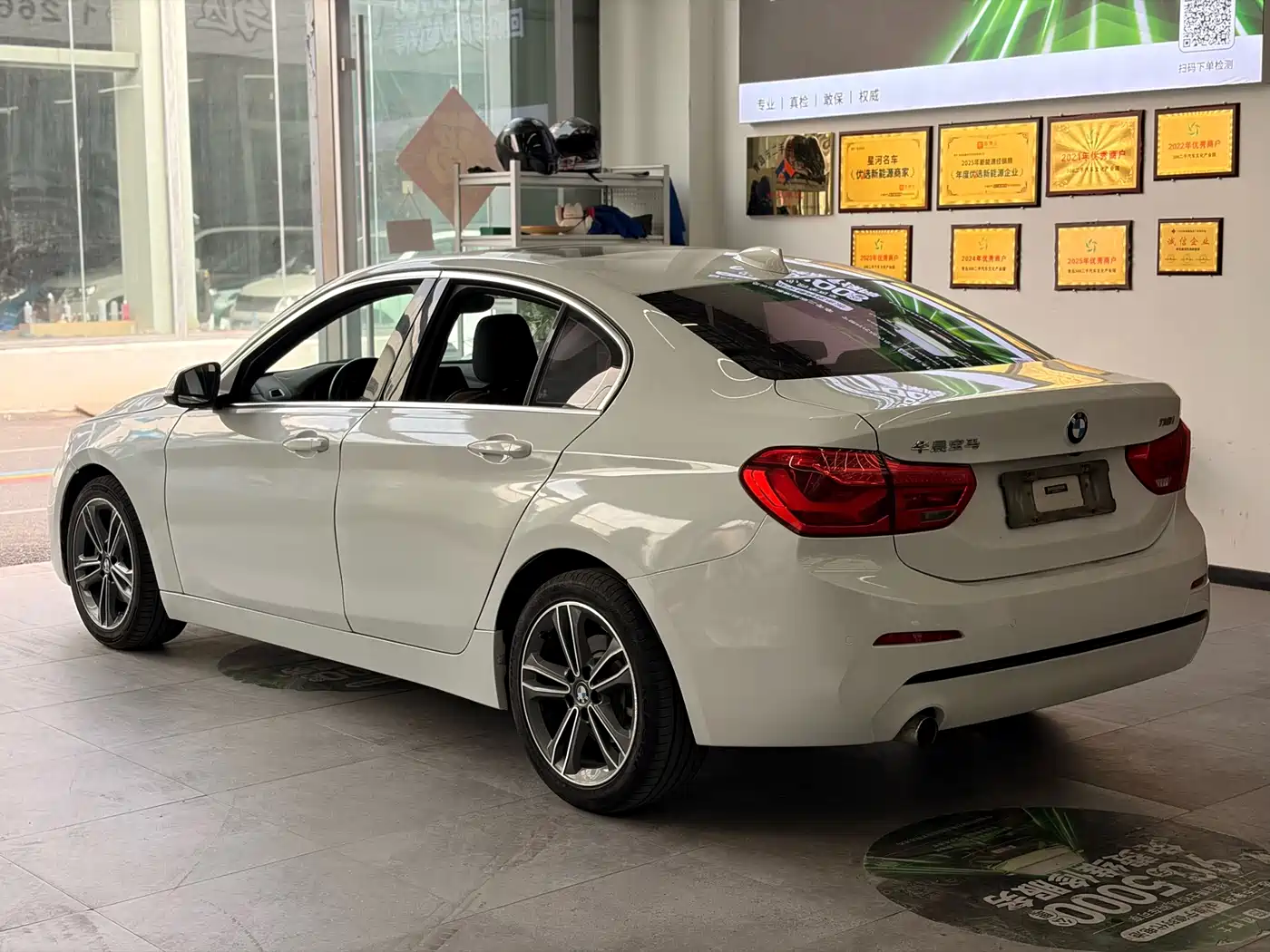 BMW 1 Series 2018 Facelift 118i Design Package фото 5