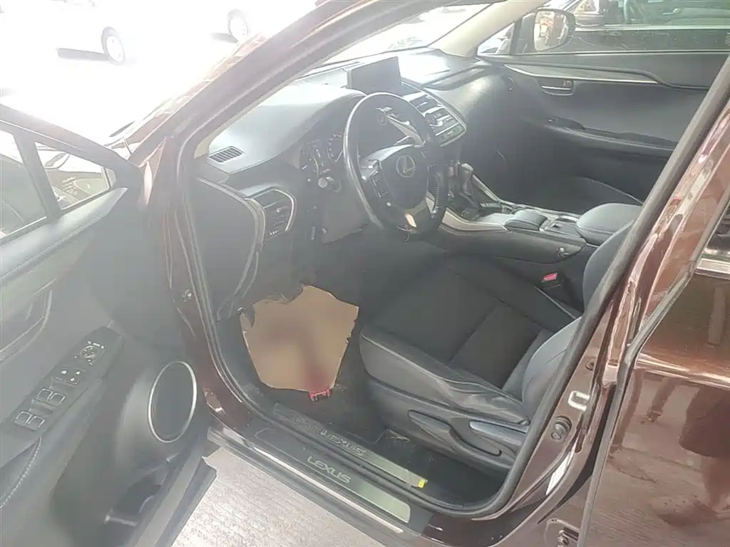 Lexus NX 2017 200 FWD Sharp Edition фото 16