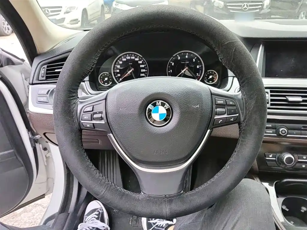 BMW 5 Series 2017 525Li Luxury Design Package фото 11