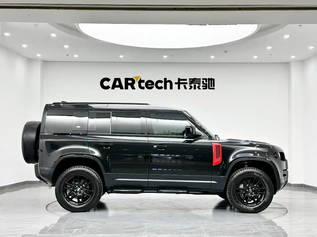 Land Rover Defender 2021 110 P400 SE фото 4