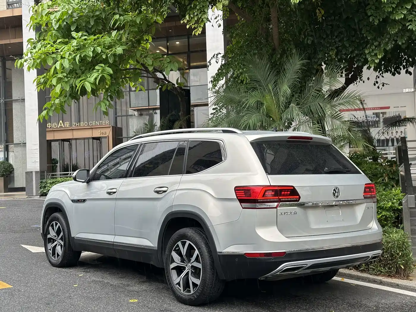 Volkswagen Teramont 2019 380TSI 4WD Luxury Edition China VI фото 5