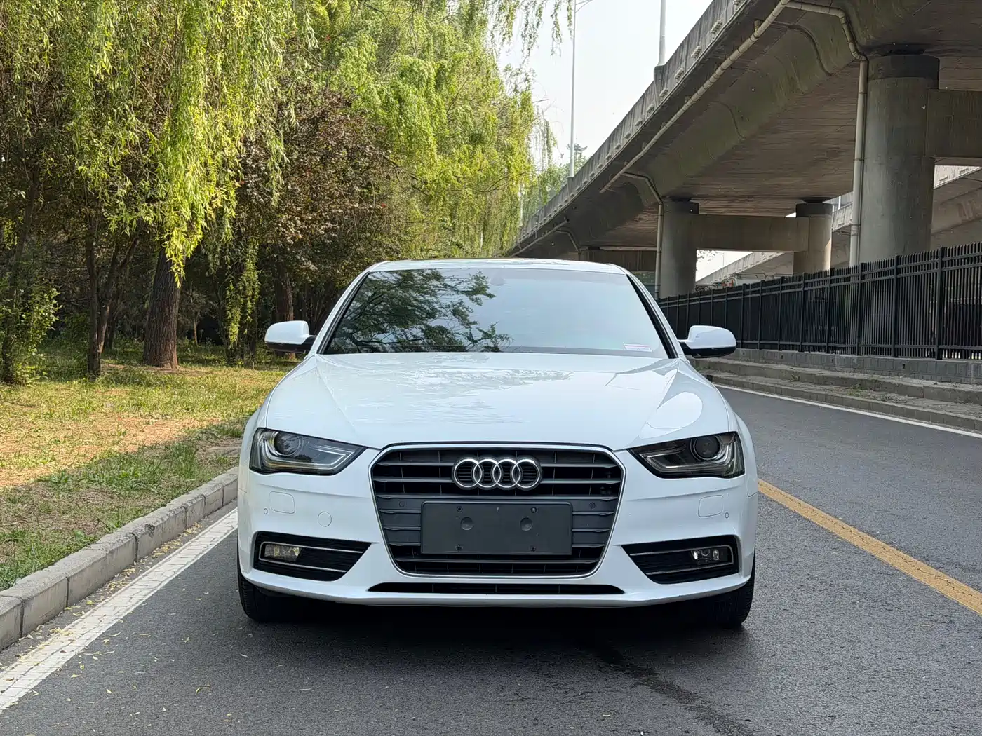 Audi A4L 2015 35 TFSI Auto Comfort фото 2