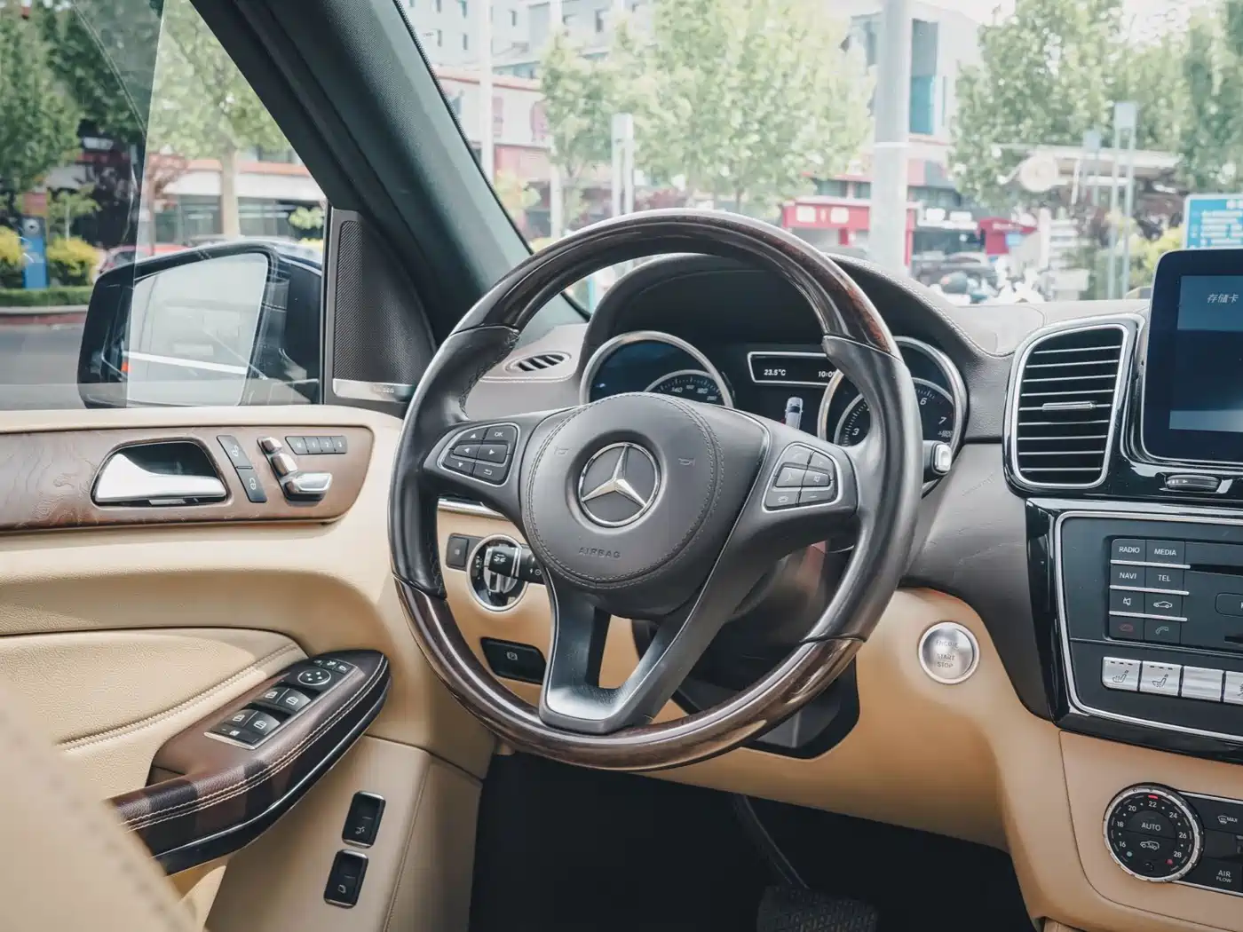 Mercedes-Benz GLS 2016 GLS 500 4MATIC фото 15