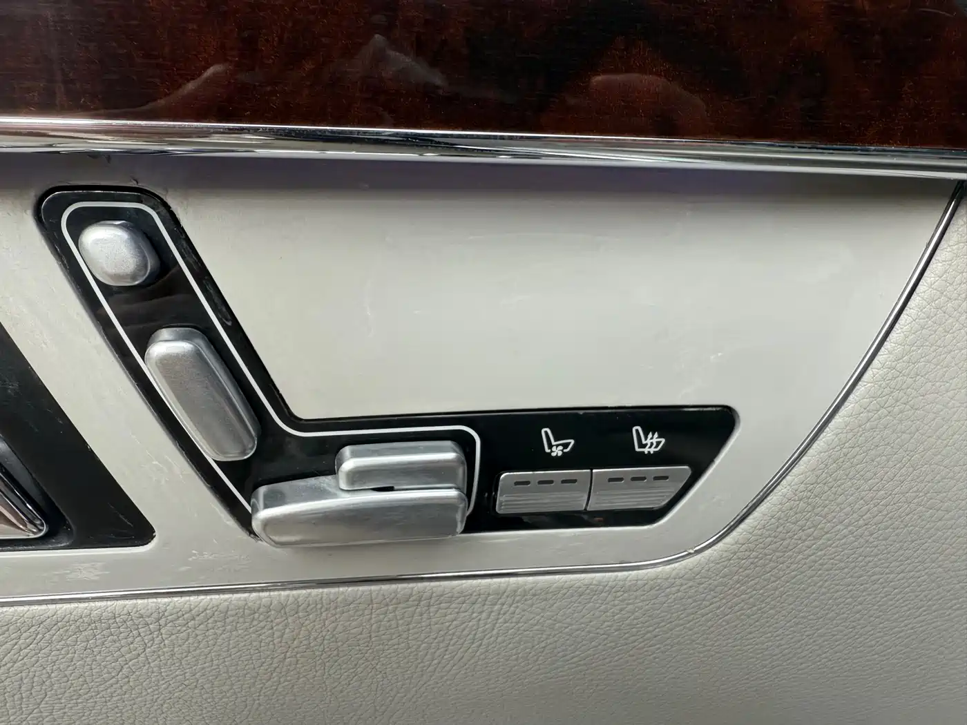 Mercedes-Benz S-Class 2010 S 350 L Luxury фото 17