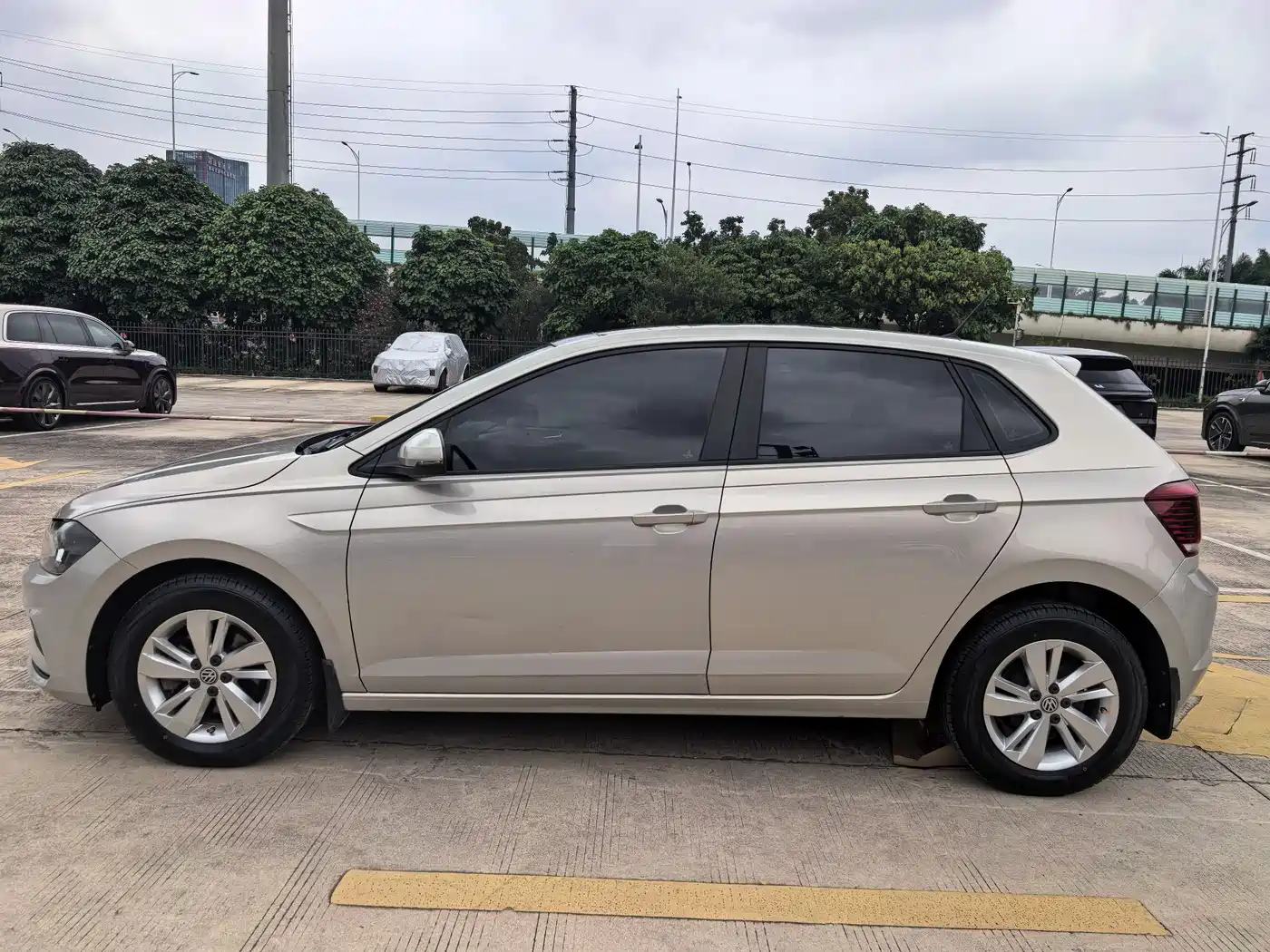 Volkswagen Polo 2019 Plus 1.5L Automatic Panorama Enjoyment Edition фото 5