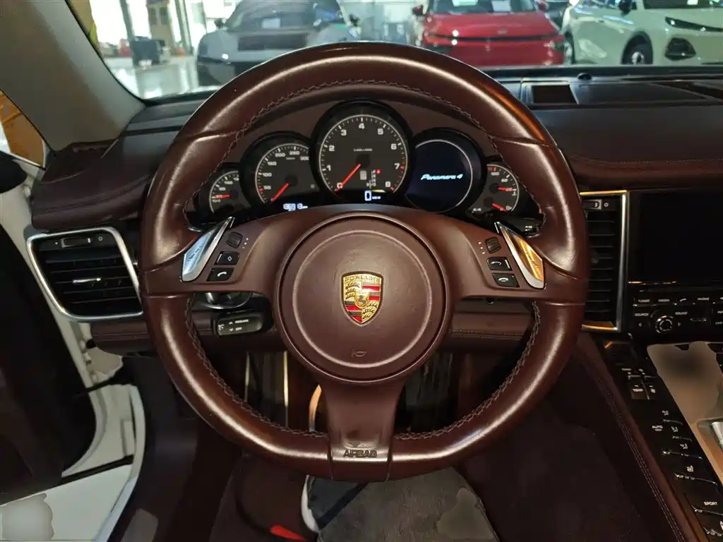 Porsche Panamera 2014 Panamera 4 3.0T фото 7