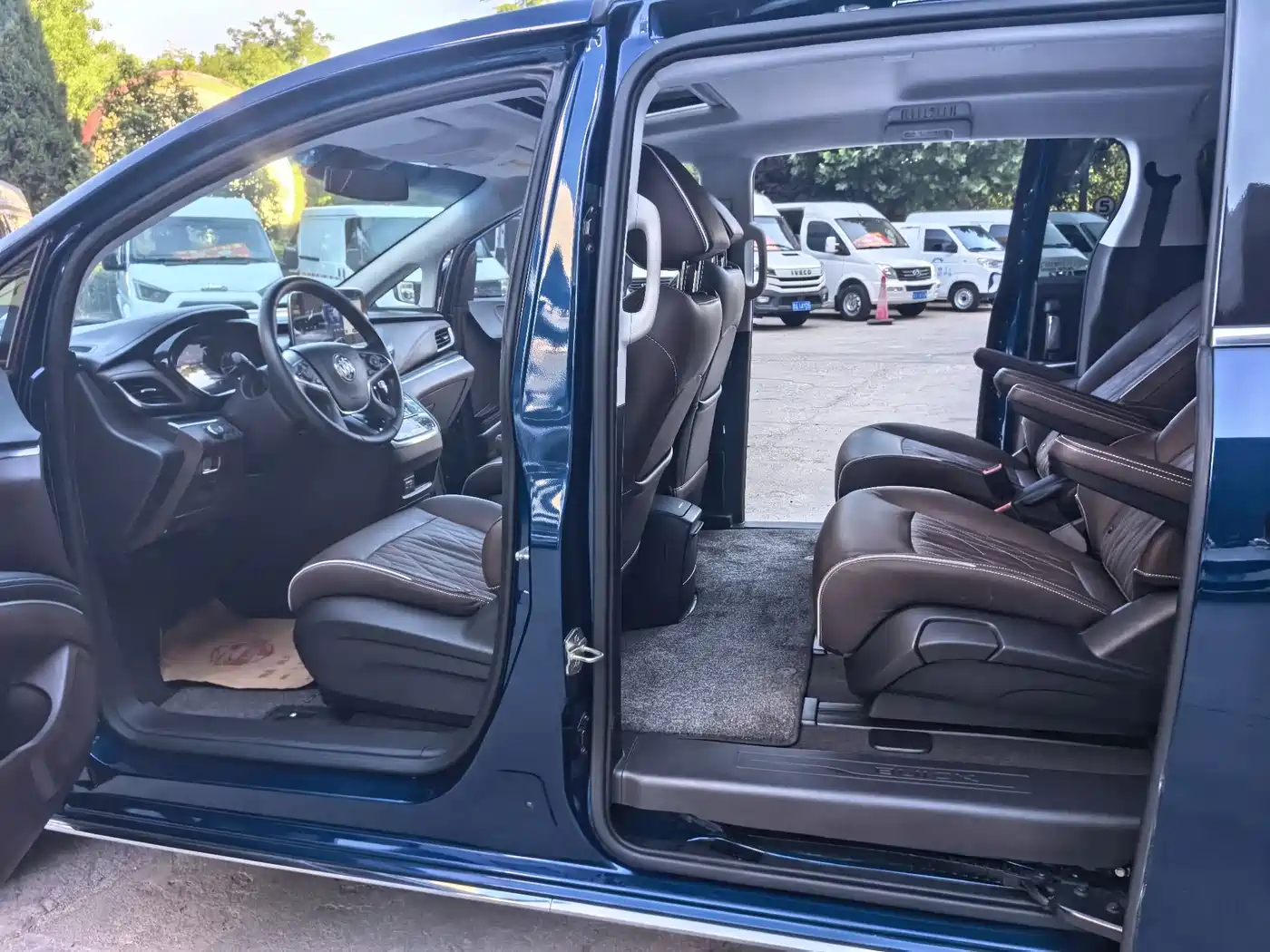 Buick GL8 2023 Land Business Class 652T Luxury фото 7