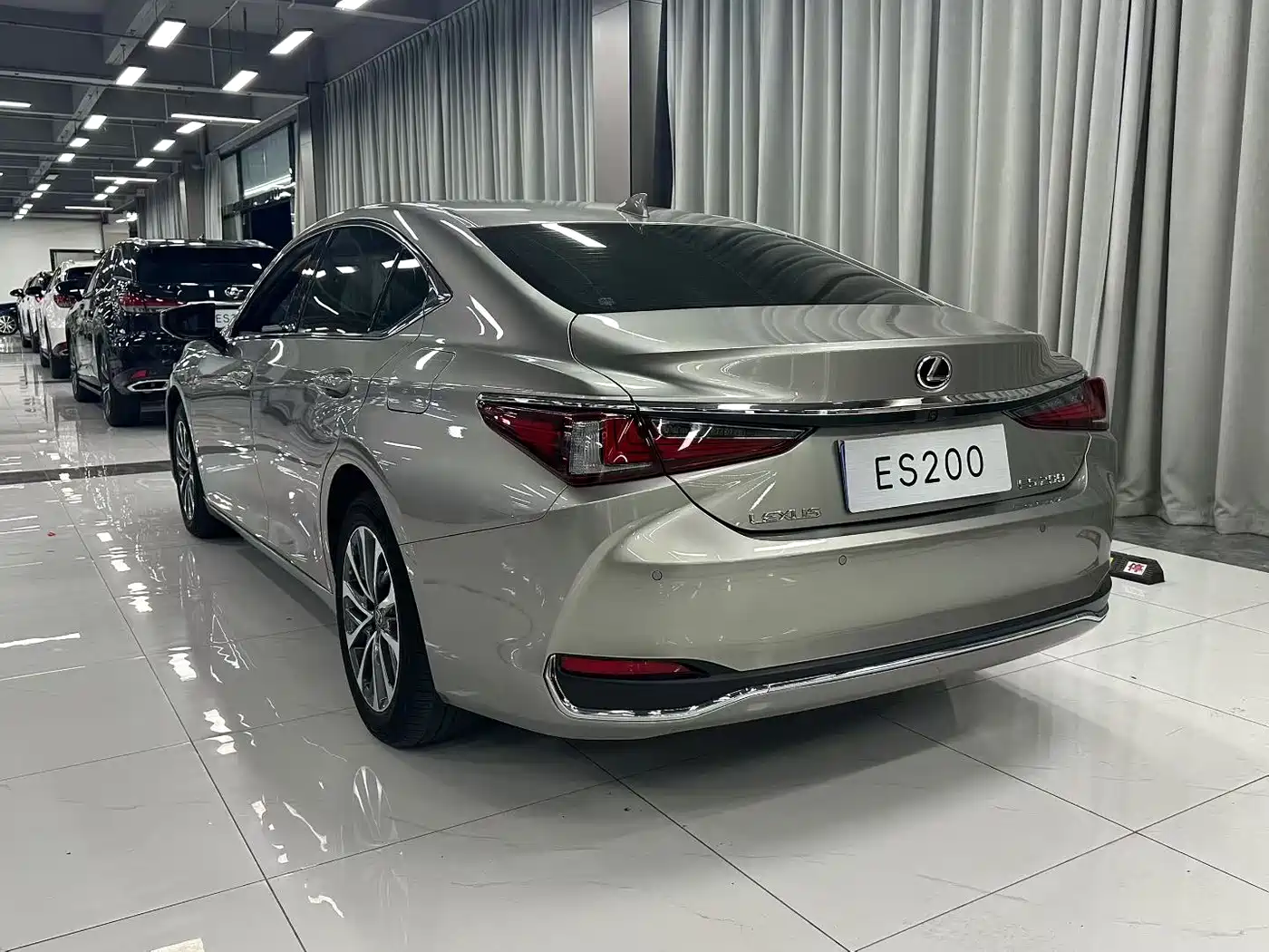 Lexus ES 2024 200 Premium Edition фото 7
