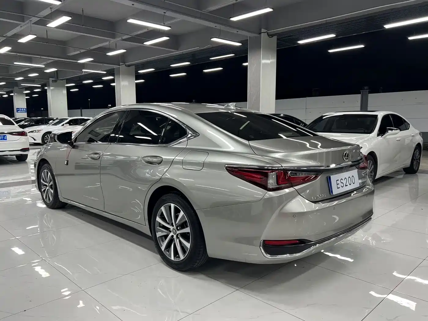 Lexus ES 2020 200 Excellence фото 9