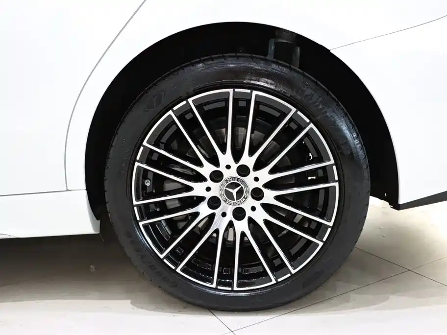 Mercedes-Benz C-Class 2024 Facelift C 260 L Sport фото 15