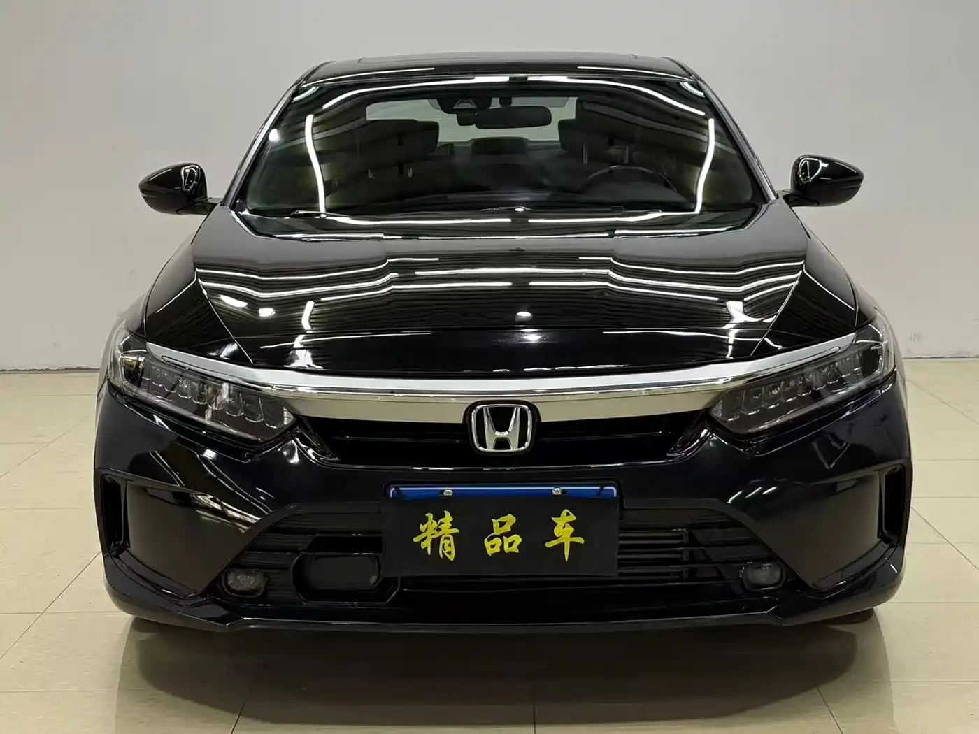 Фото 2 - Honda Inspire