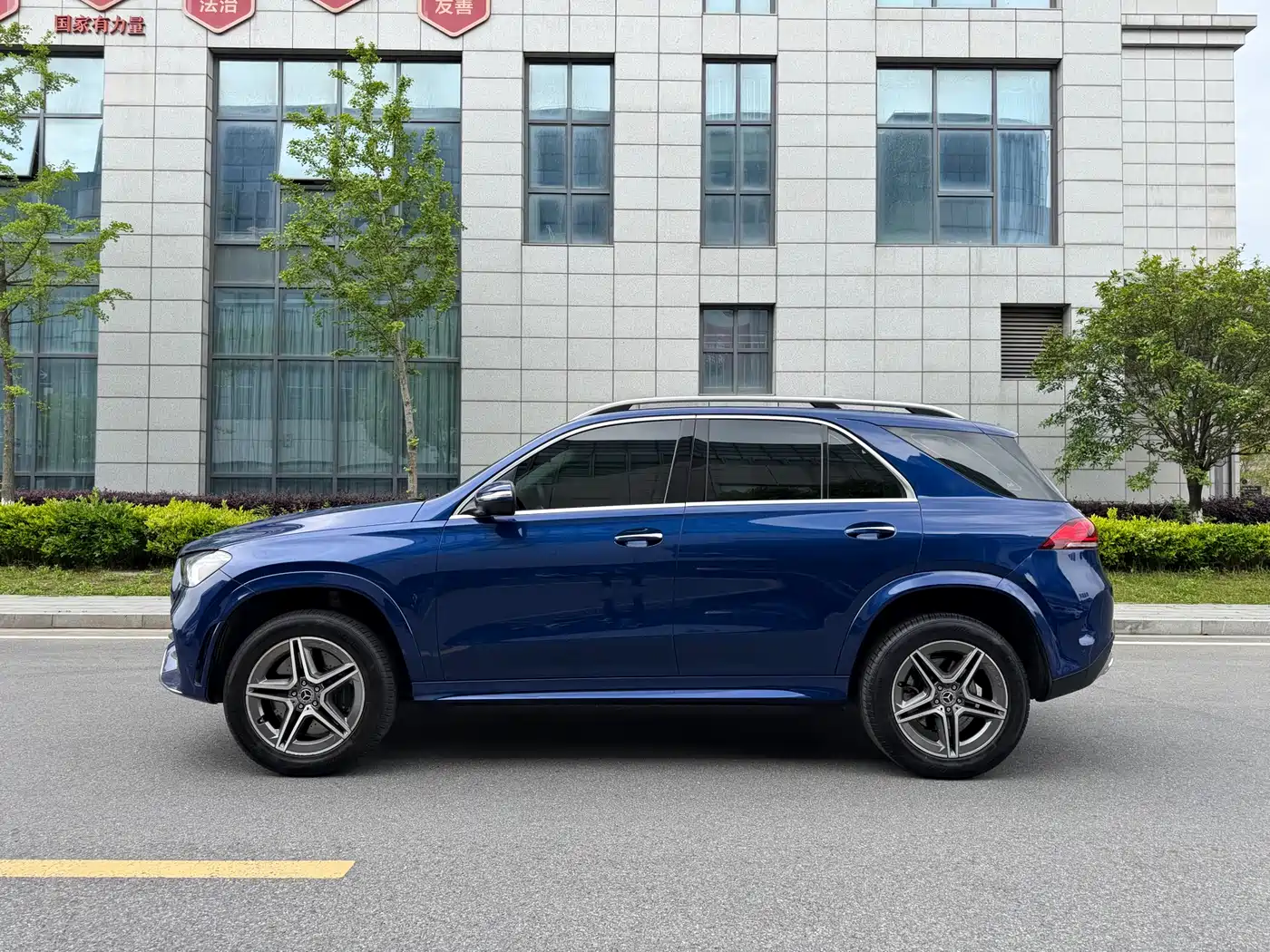 Mercedes-Benz GLE 2020 Facelift GLE 450 4MATIC Luxury фото 4