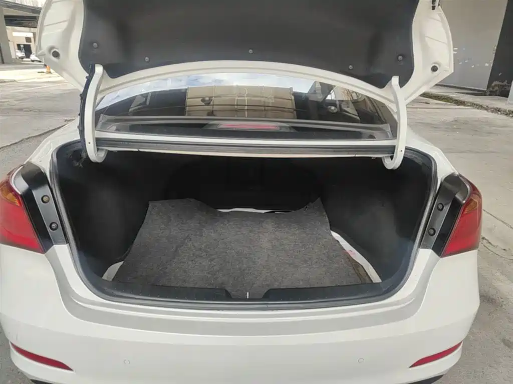 Hyundai Mistra 2016 1.6T Automatic Smart GLS фото 19