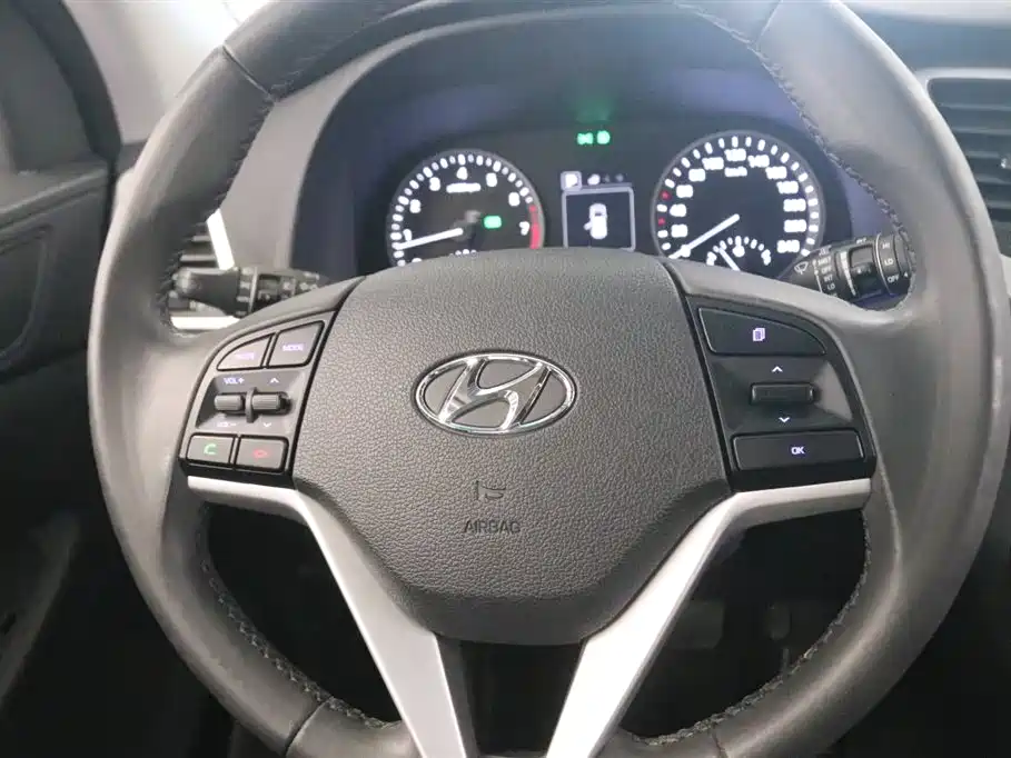 Hyundai Tucson 2015 1.6T Dual Clutch 2WD Smart фото 6