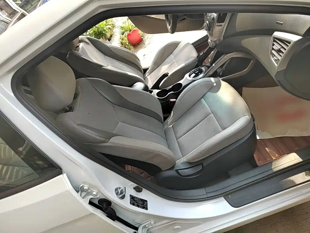 Hyundai Veloster 2015 2012 1.6L Automatic Luxury Edition