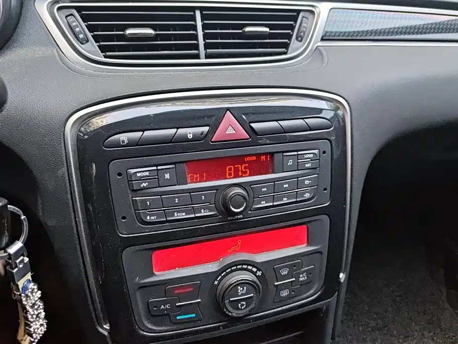 Peugeot 308 2014 Model Joy Edition Classic 1.6L Automatic Trend Style фото 13