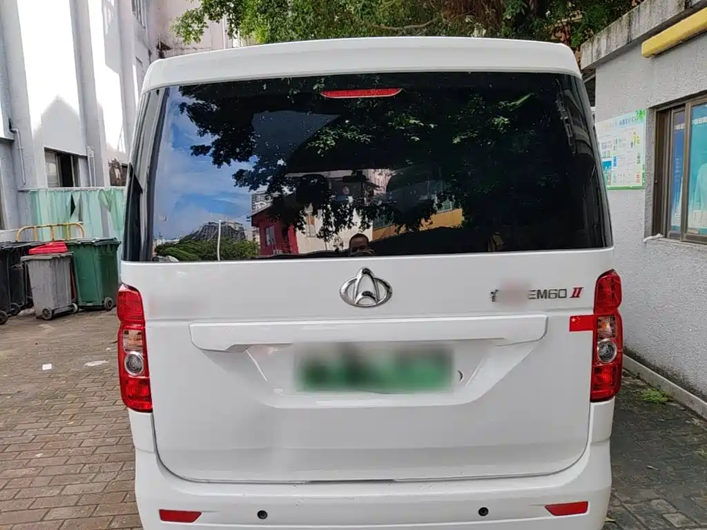Changan Kaicheng Changan Ruixing EM60 2025 2025 Passenger Version Comfort 6-Seater 300km with Lift-up Tailgate