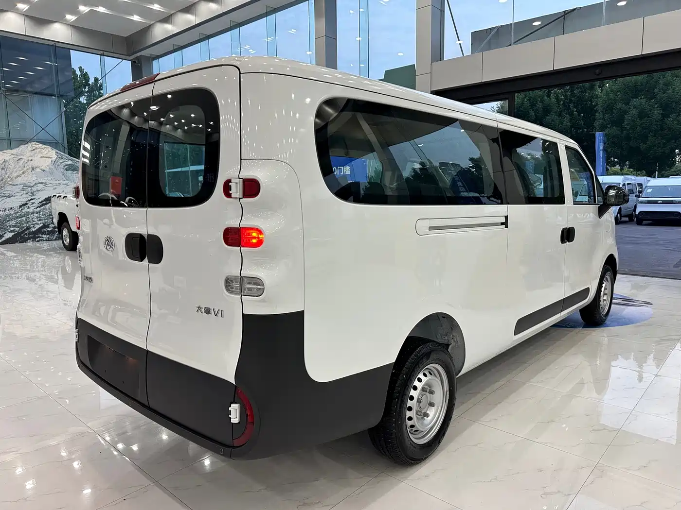 SAIC Maxus Dana V1L фото 7