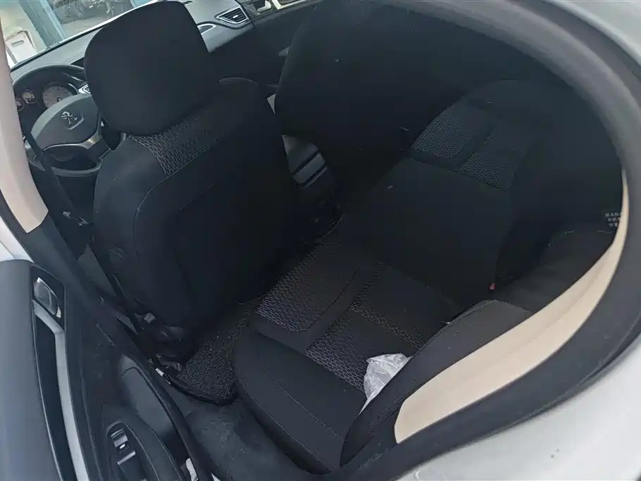 Peugeot 308 2014 Model Joy Edition Classic 1.6L Automatic Trend Style фото 11
