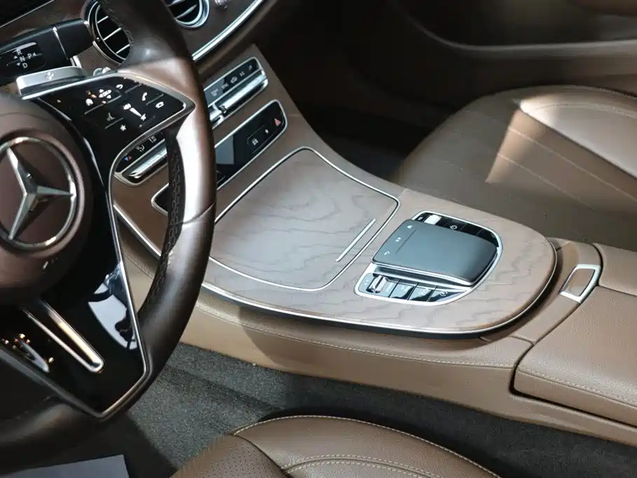 Mercedes-Benz E-Class 2023 E 300 L Fashion фото 12
