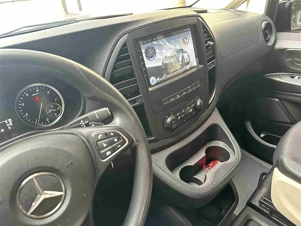Mercedes-Benz Vito 2021 2.0T Elite 7-Seater фото 12