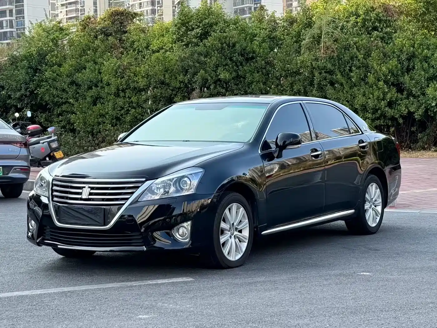Toyota Crown 2012 2.5L Royal Leather Edition