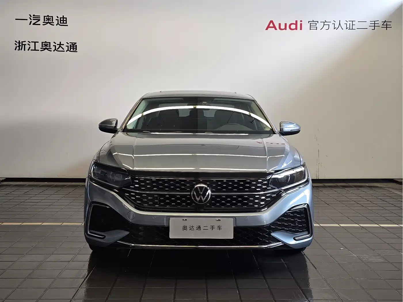 Volkswagen Passat 2022 330TSI Starlight Elite Edition фото 2