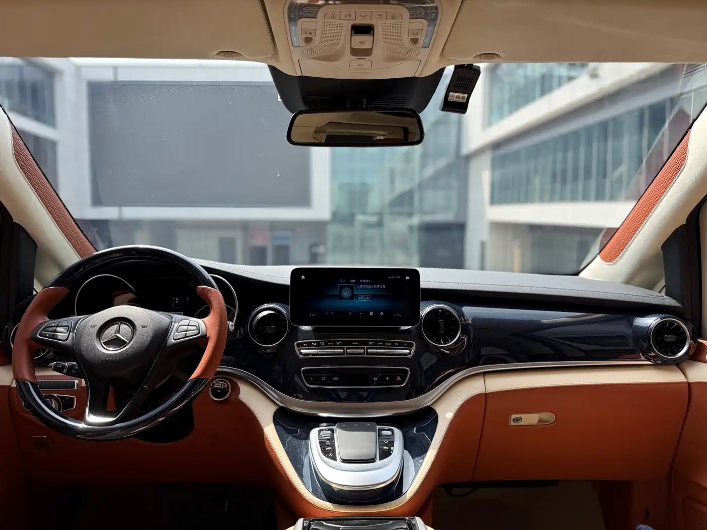 Mercedes-Benz V-Class 2022 V 260 L Long Wheelbase Luxury Edition фото 10