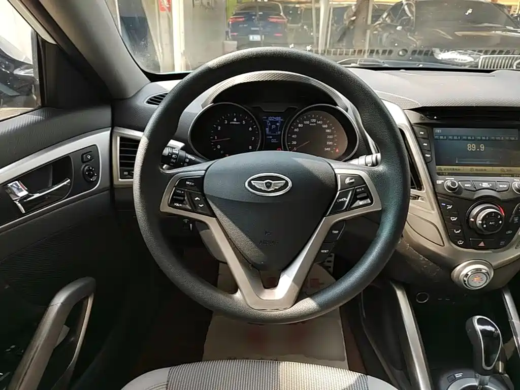 Hyundai Veloster 2015 2012 1.6L Automatic Luxury Edition