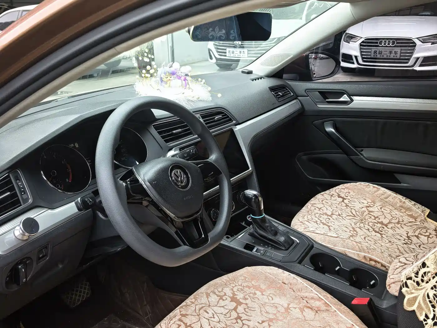 Volkswagen Lamando 2017 230TSI DSG Trend Edition фото 8