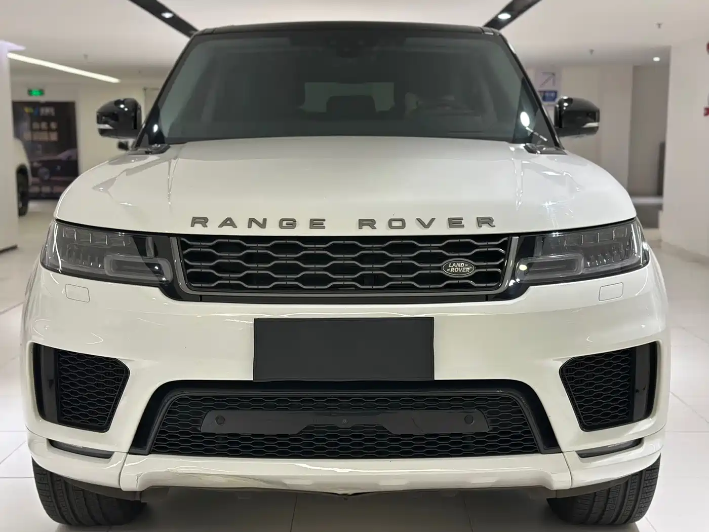 Land Rover Range Rover Sport 2021 3.0 L6 Gloss Black Edition фото 2