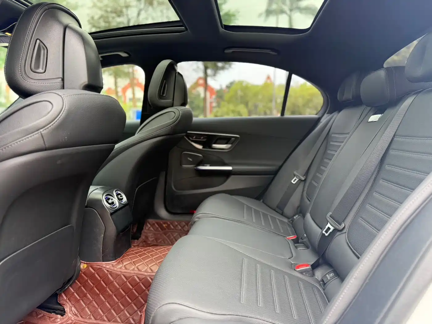 Mercedes-Benz C-Class 2023 Facelift C 260 L Sport Edition фото 7