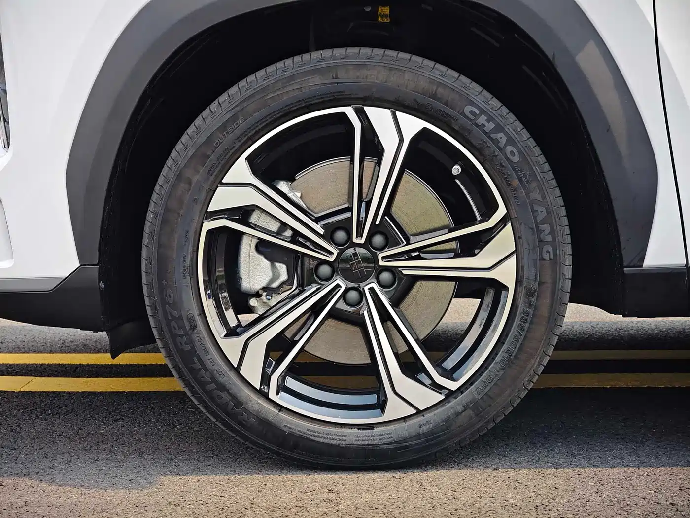 Geely Galaxy Galaxy L7 2024 1.5T 115km MAX Soaring Dragon Edition фото 34