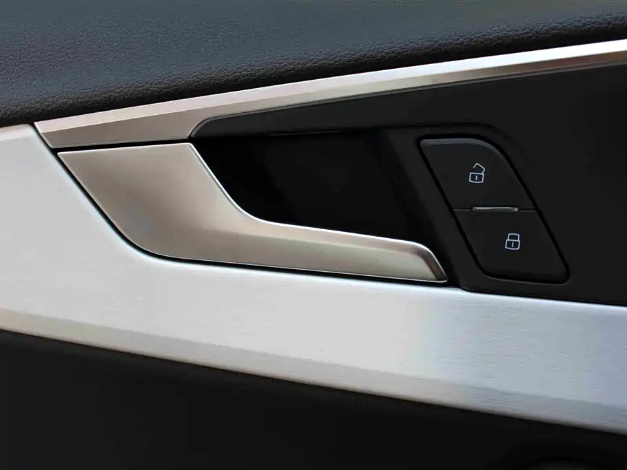 Audi A4L 2020 40 TFSI Luxury Dynamic фото 7