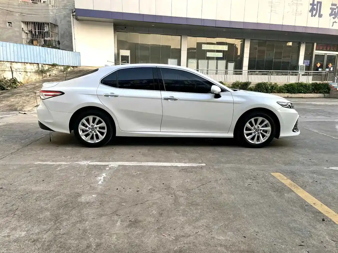 Toyota Camry 2021 2.0G Luxury Edition фото 5