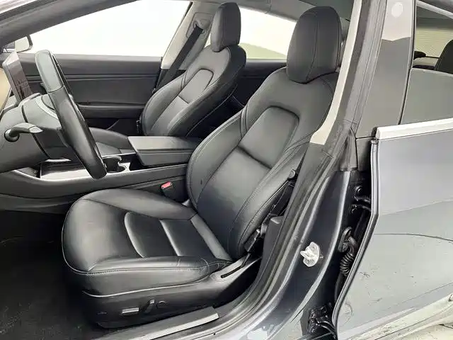 TESLA MODEL 3 (IMPORTED)