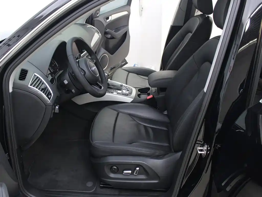 Audi Q5 (Import) 2013 45 TFSI quattro Sport фото 12