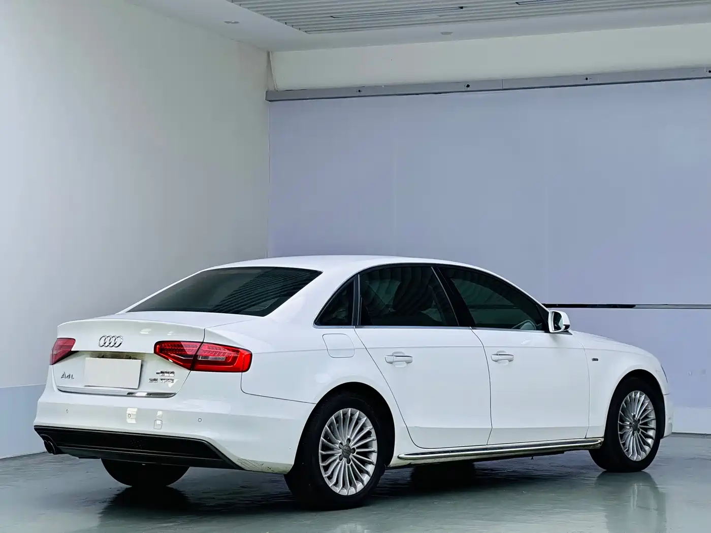 Audi A4L 2016 35 TFSI Collector's Edition S line Comfort фото 6