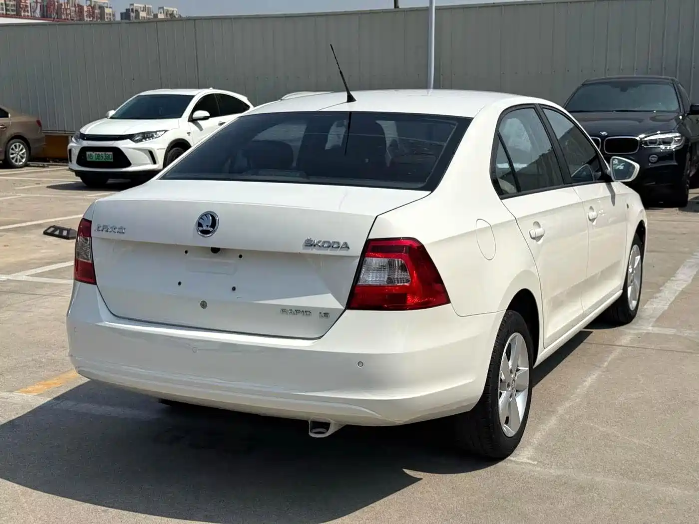 Škoda Rapid 2013 1.6L Automatic Preferred фото 4