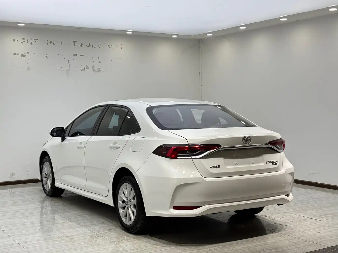 Toyota Corolla 2021 1.2T S-CVT Elite PLUS Edition фото 8