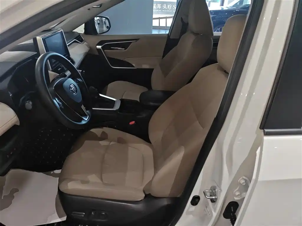 Toyota RAV4 Rongfang 2020 2.0L CVT 2WD Trend Edition фото 15