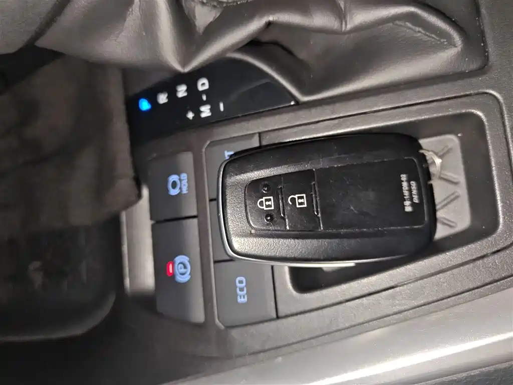 Toyota RAV4 Rongfang 2020 2.0L CVT 2WD Trend Edition фото 9