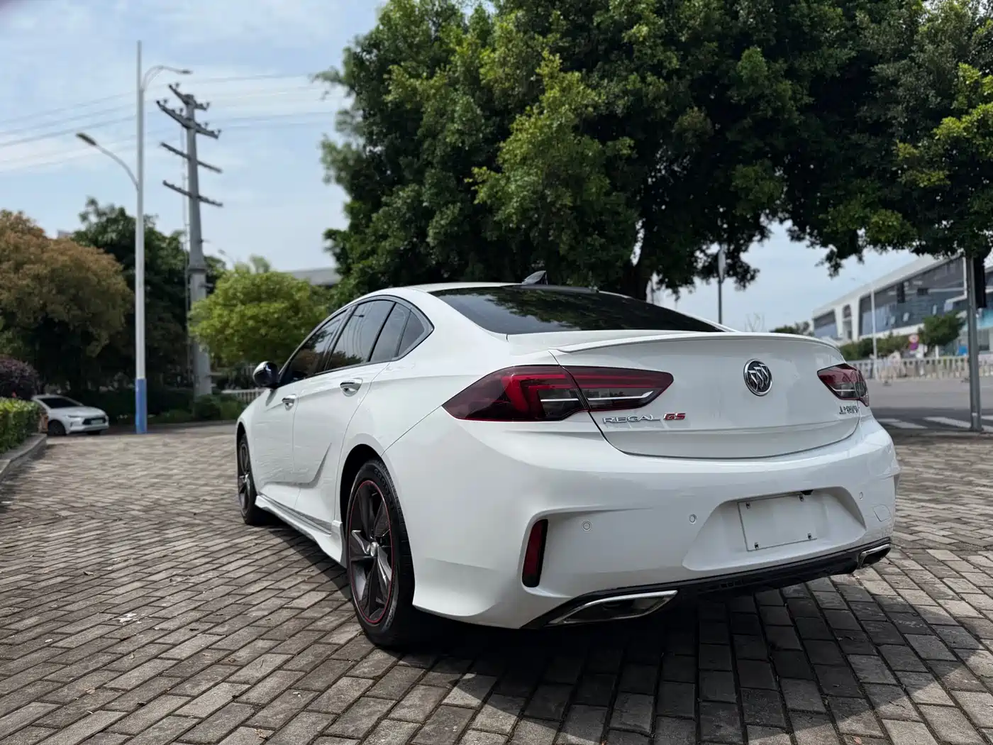 Buick Regal 2017 GS 28T Luxury Model фото 10