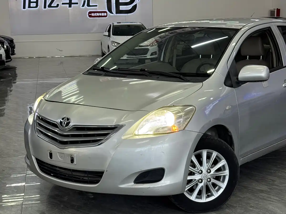 Toyota Vios 2010 1.3L GL-i MT фото 2
