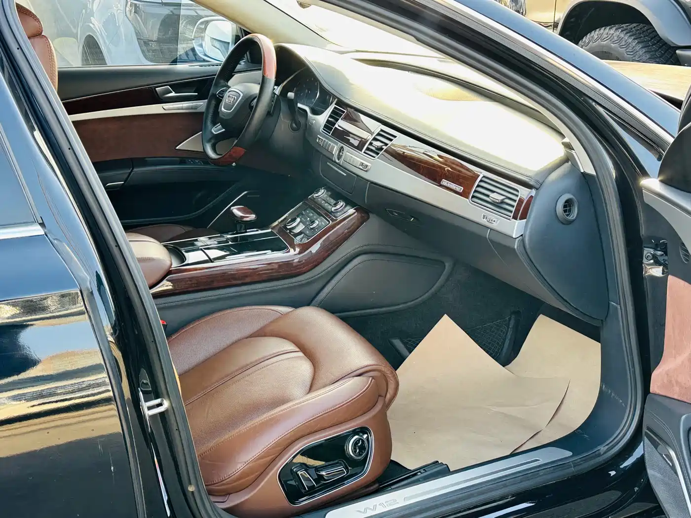 Audi A8 2013 A8L 6.3 FSI W12 quattro Flagship фото 30