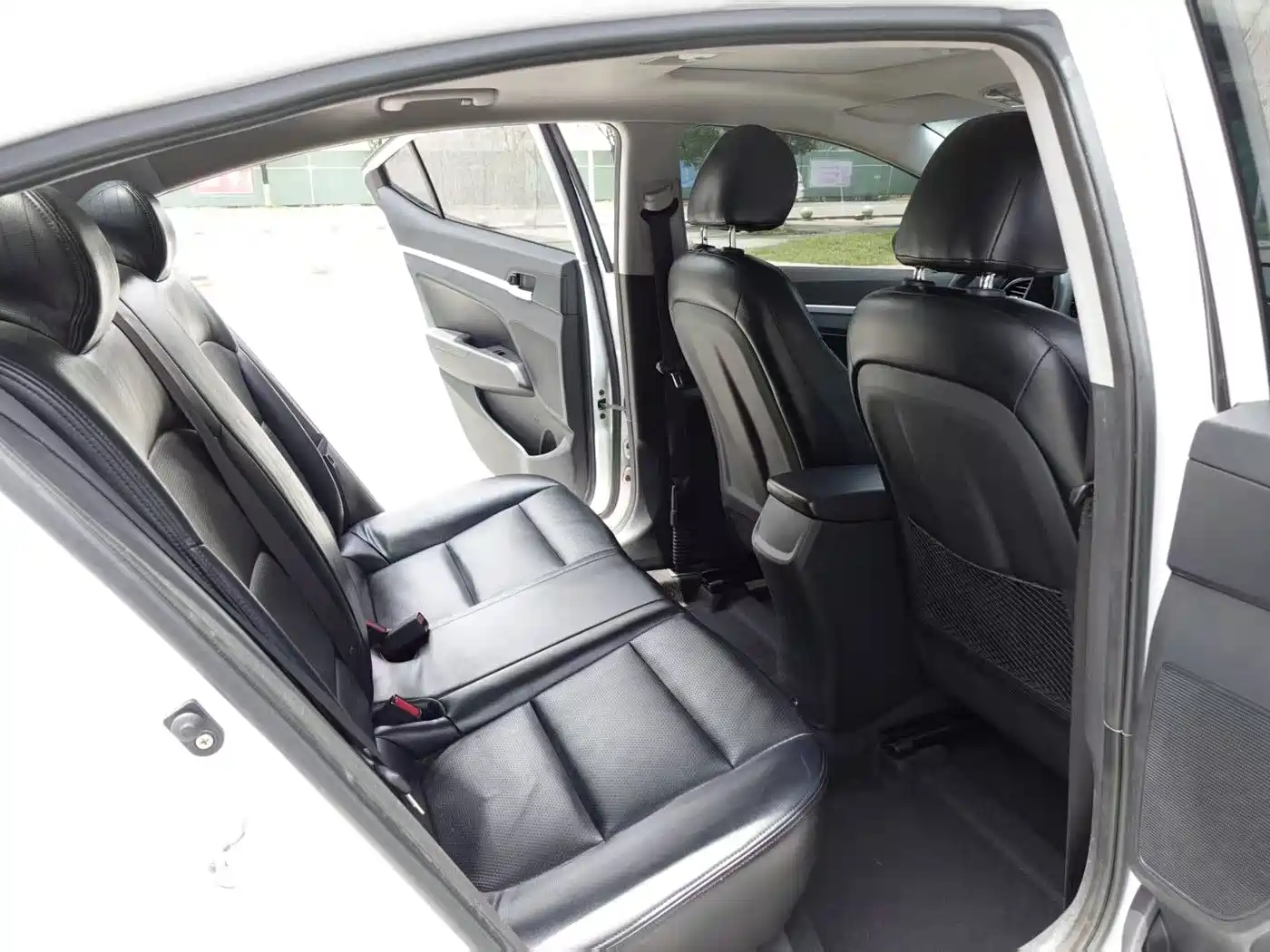 Hyundai Elantra 2016 Model 1.6L Automatic Smart Elite фото 12