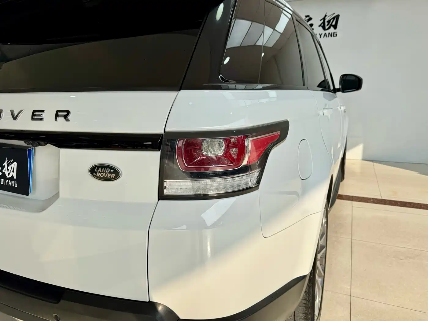 Land Rover Range Rover Sport 2016 Model 3.0 SC V6 HSE DYNAMIC фото 30