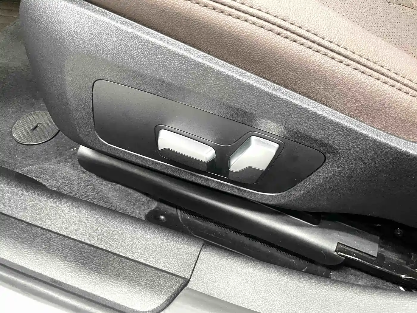 BMW 3 Series 2023 320Li M Sport Package фото 12