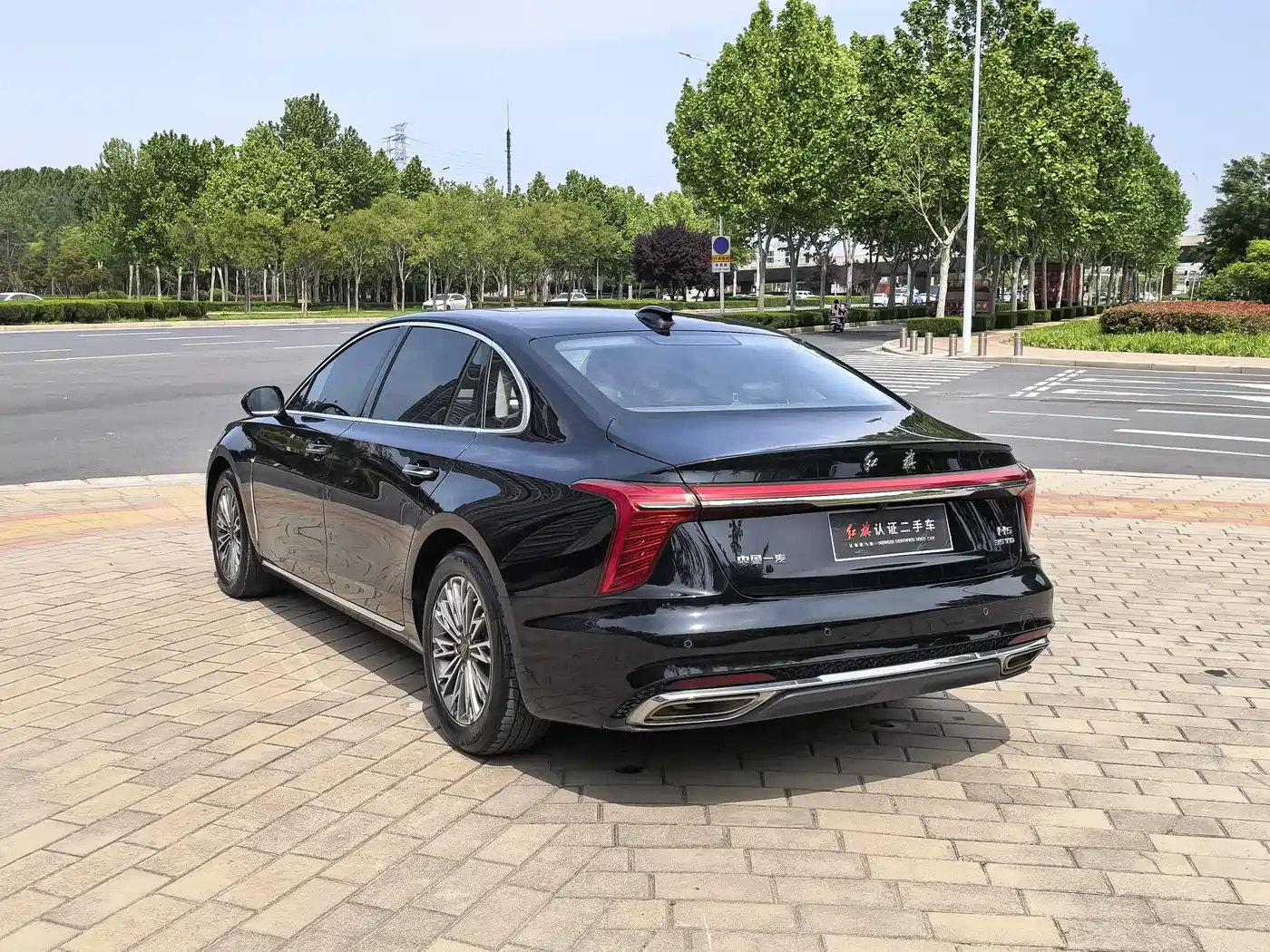 Hongqi H5 2024 1.5T DCT Smart Connect Flag Rhythm Edition фото 17